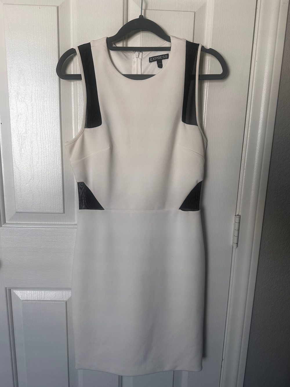 Express Ivory & Black Mesh Cutout Sheath Dress | Size 6 | Cocktail Dress